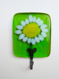 daisy tea towel holder