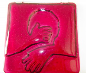hug with bas relief technique 