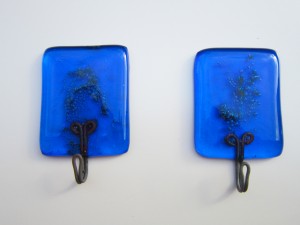 Blue bubbles tea towel holders