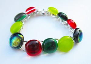 bracelet with alternate glass and dichroic glass cabochons