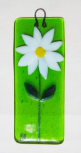 Daisy on green