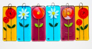 15 cm x 6 cm colourful sun catchers with flower design